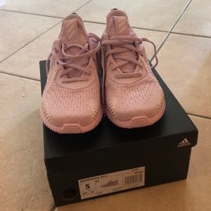 NWT Adidas alpha bounce